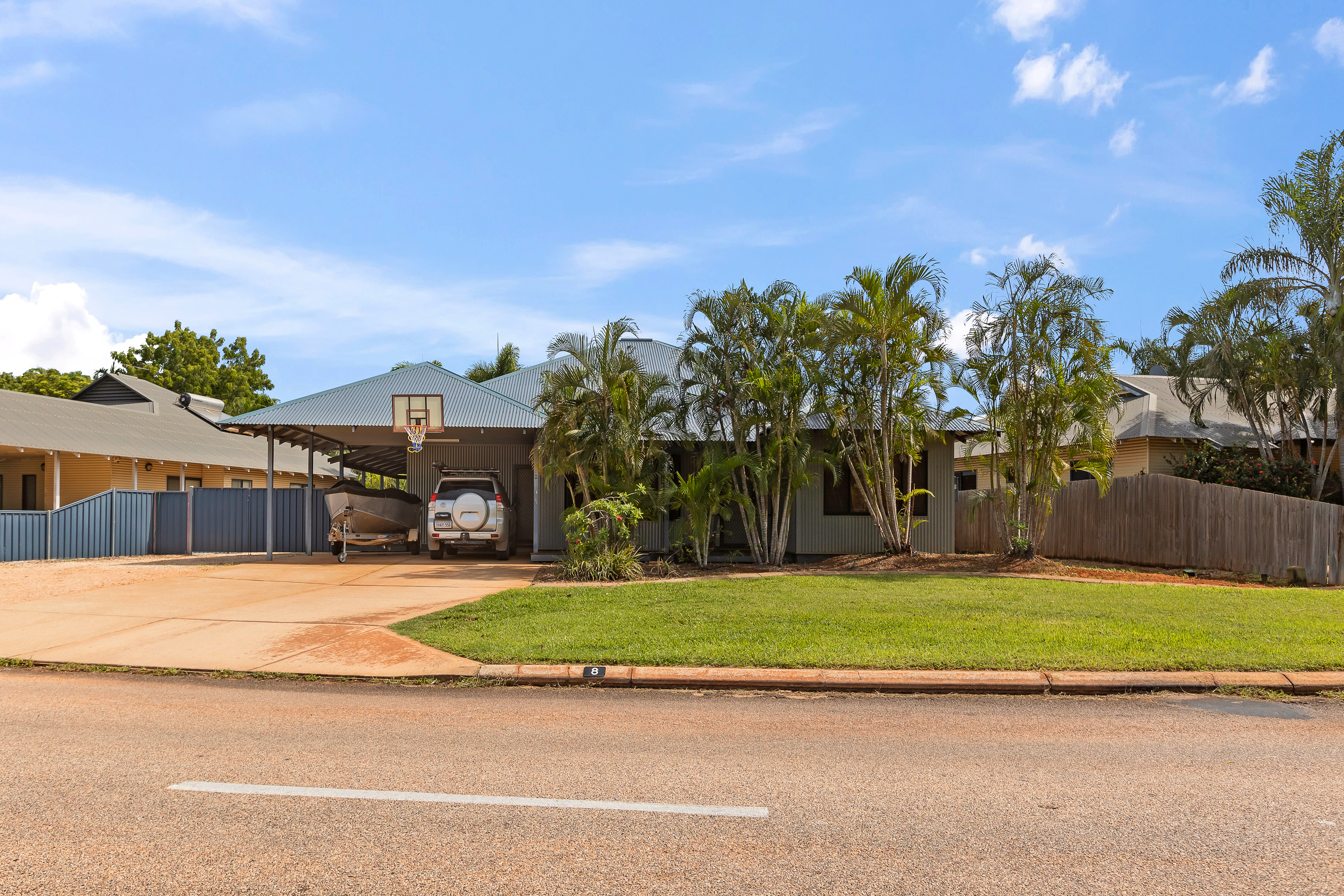 Modern Family Living with Pool, Shed & Side Access