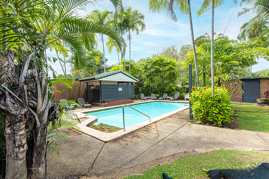 Modern Coastal Townhouse in Resort-Style Complex  Comfort Resort Blue Pacific