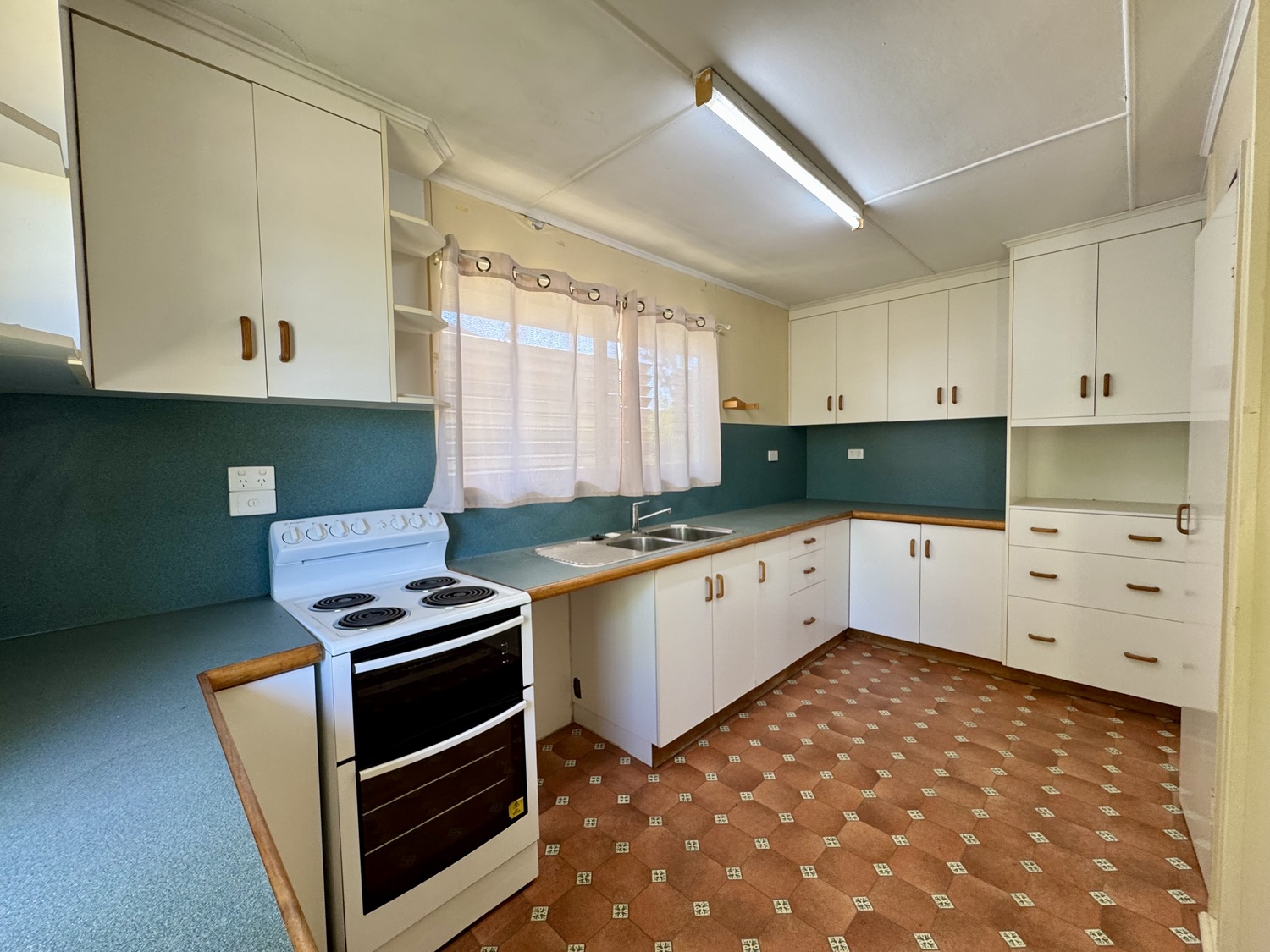 14 MACKAY Street, Moranbah Sold by Infinity Property Specialists - image 7