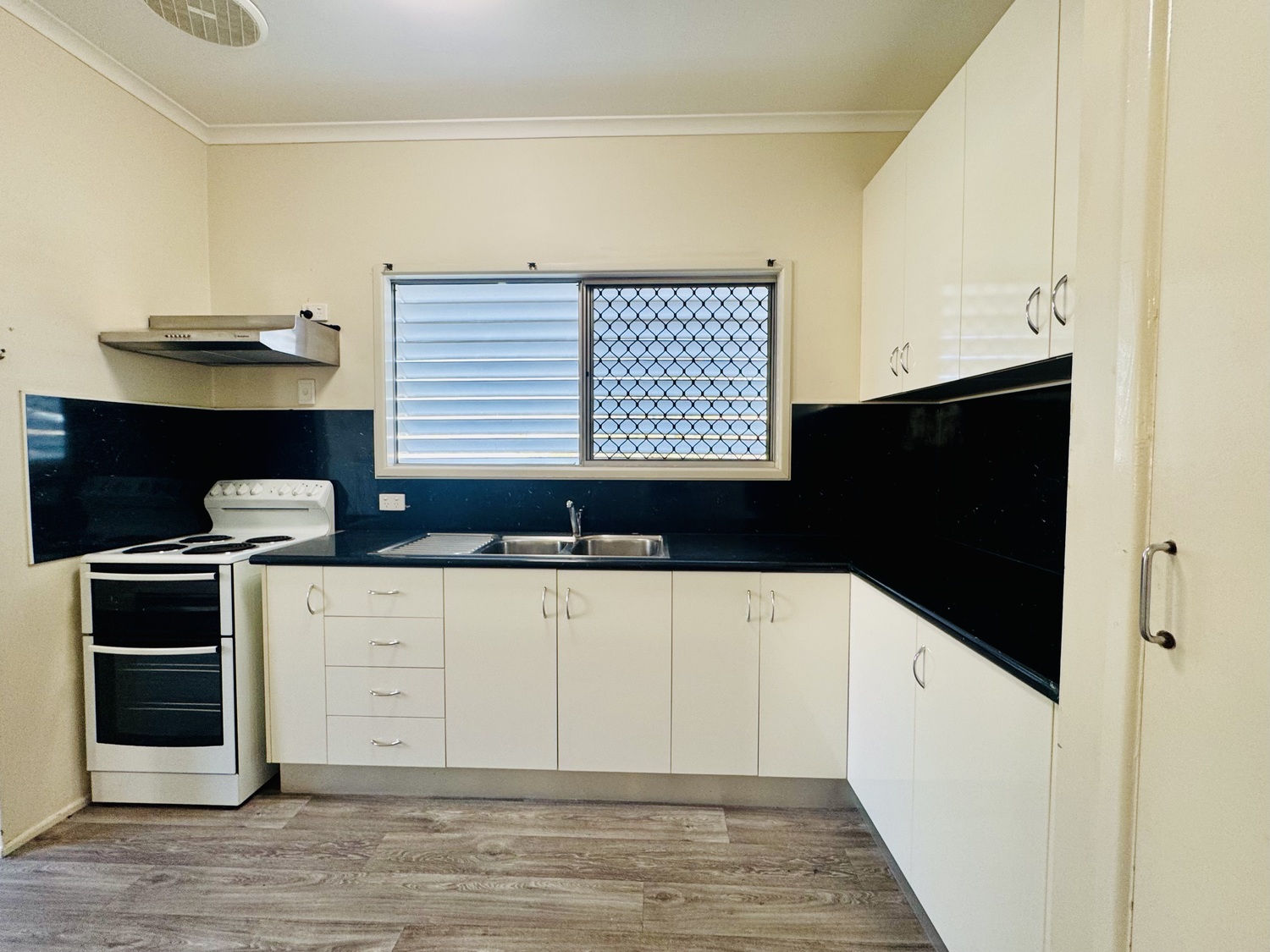 71 CUTHBERT Street, Moranbah Sold by Infinity Property Specialists - image 3