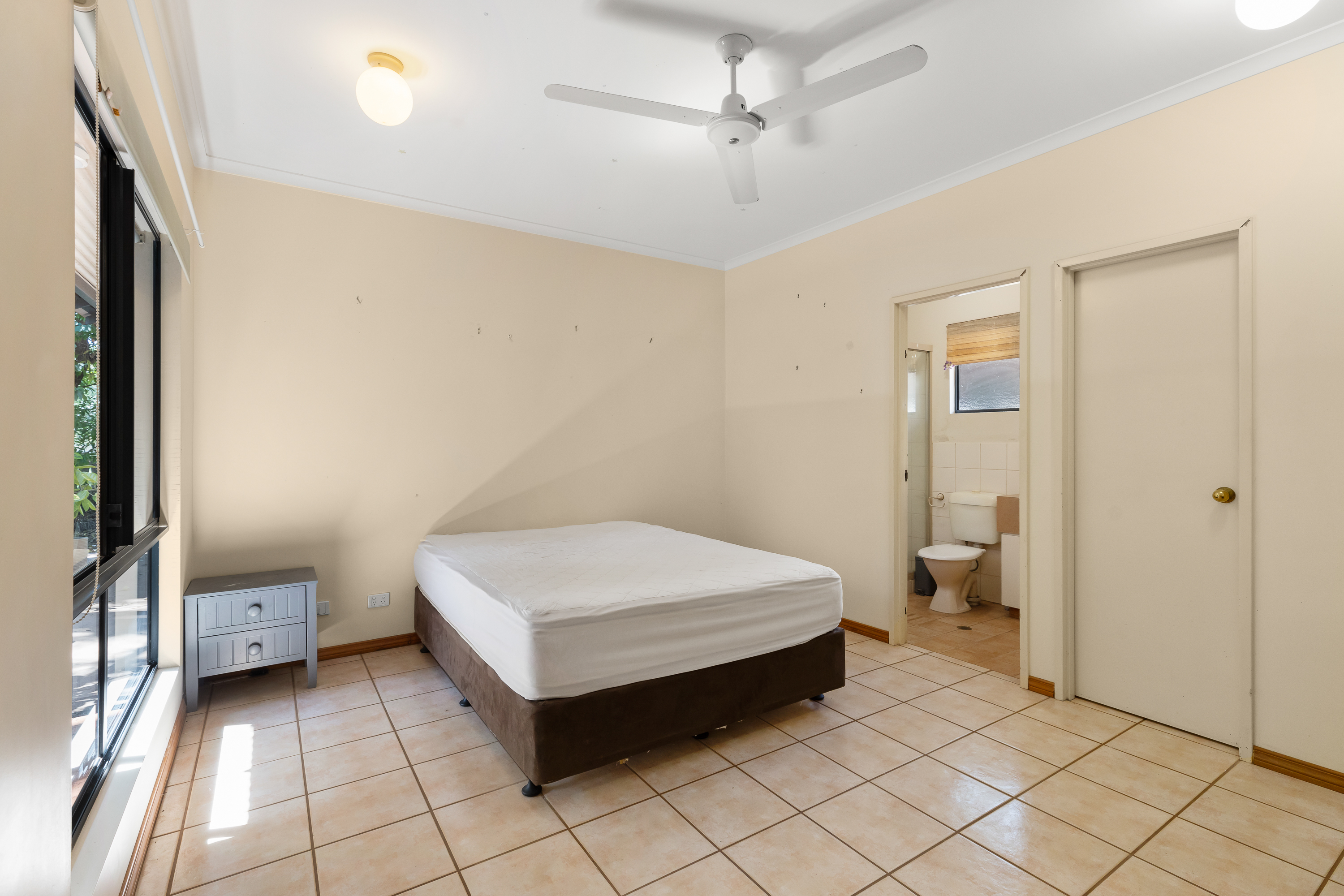 Fully Furnished – Private, Secure & Perfectly Positioned!