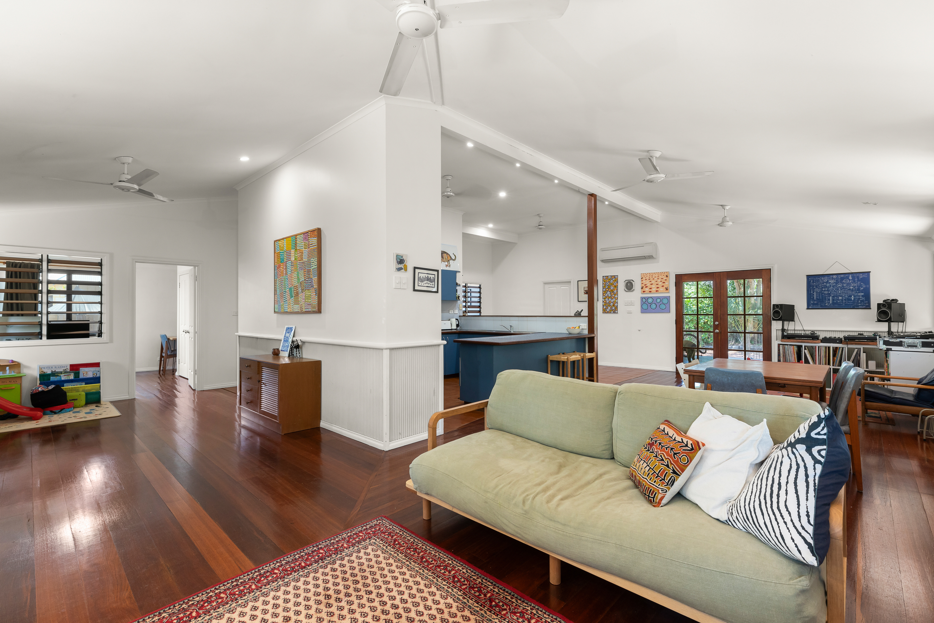 Charming Mini Master Pearler in Cable Beach