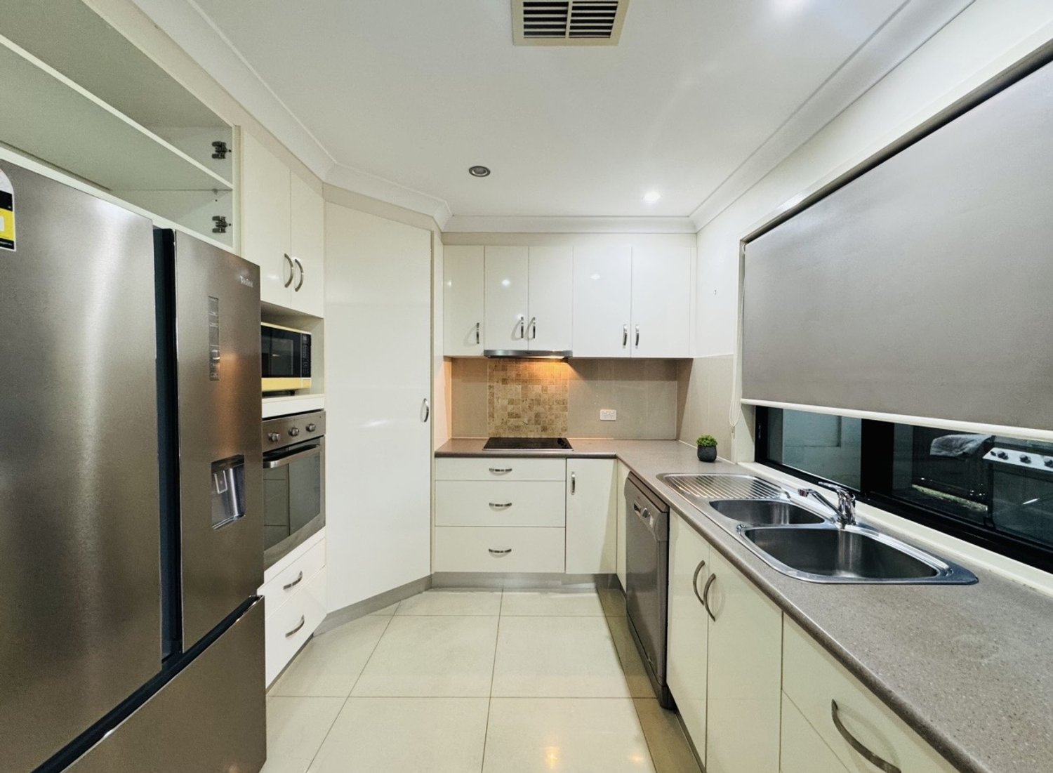 2/98 GROSVENOR Drive, Moranbah For Sale by Infinity Property Specialists - image 4