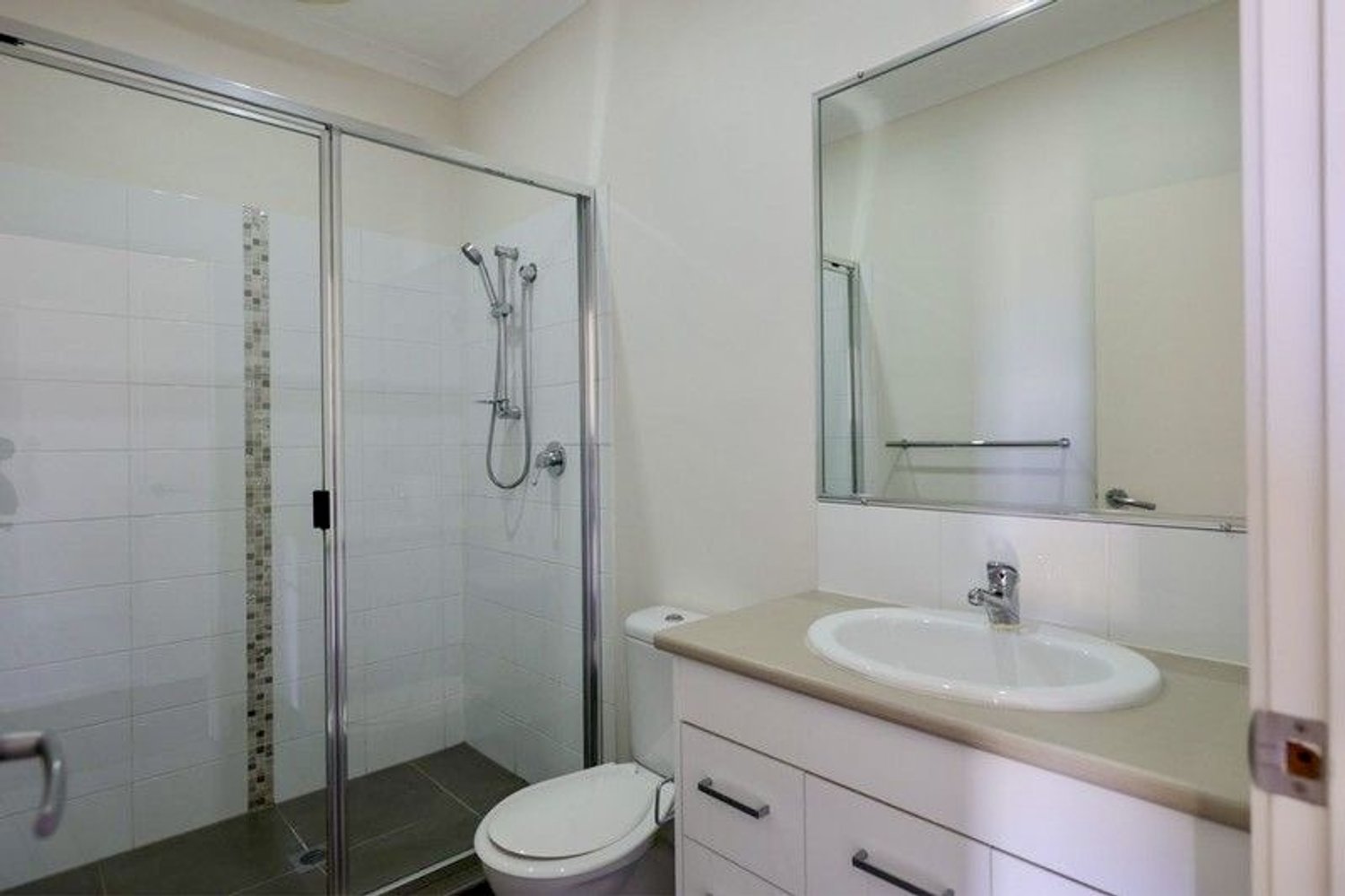 1, 2 And 3/44  KENNEDY Drive, Moranbah For Sale by Infinity Property Specialists - image 14