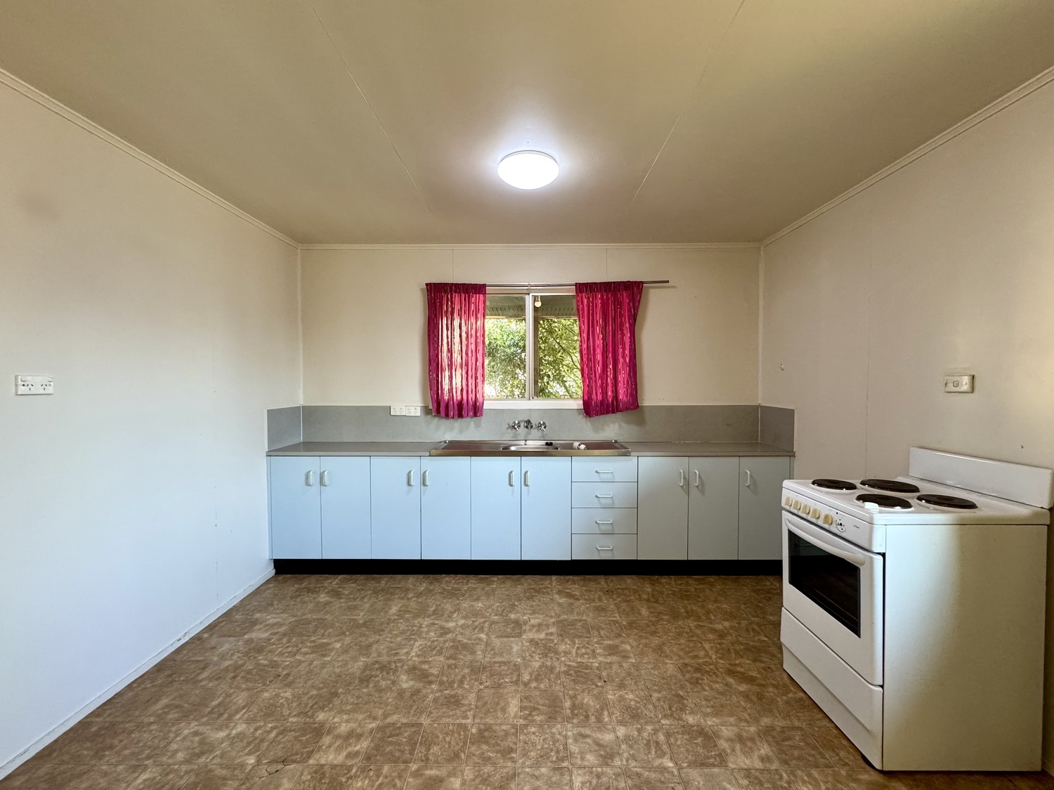 12 LESLIE Drive, Moranbah Sold by Infinity Property Specialists - image 6