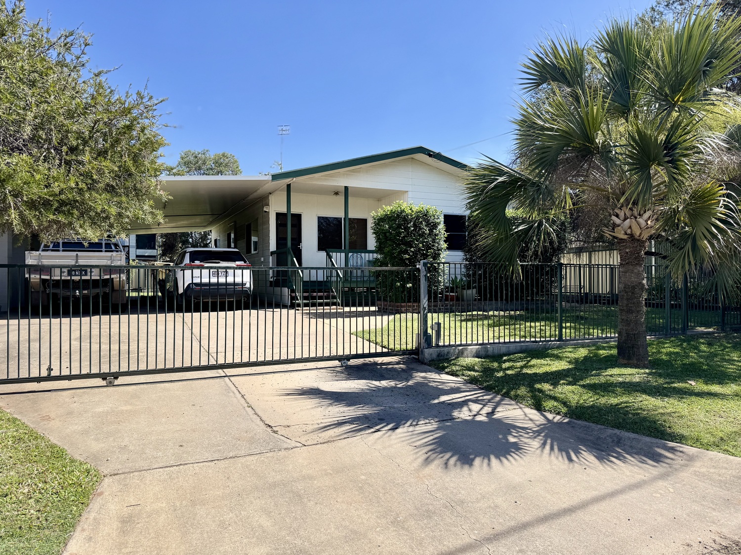 32 GOOLAGONG Crescent, Moranbah Sold by Infinity Property Specialists