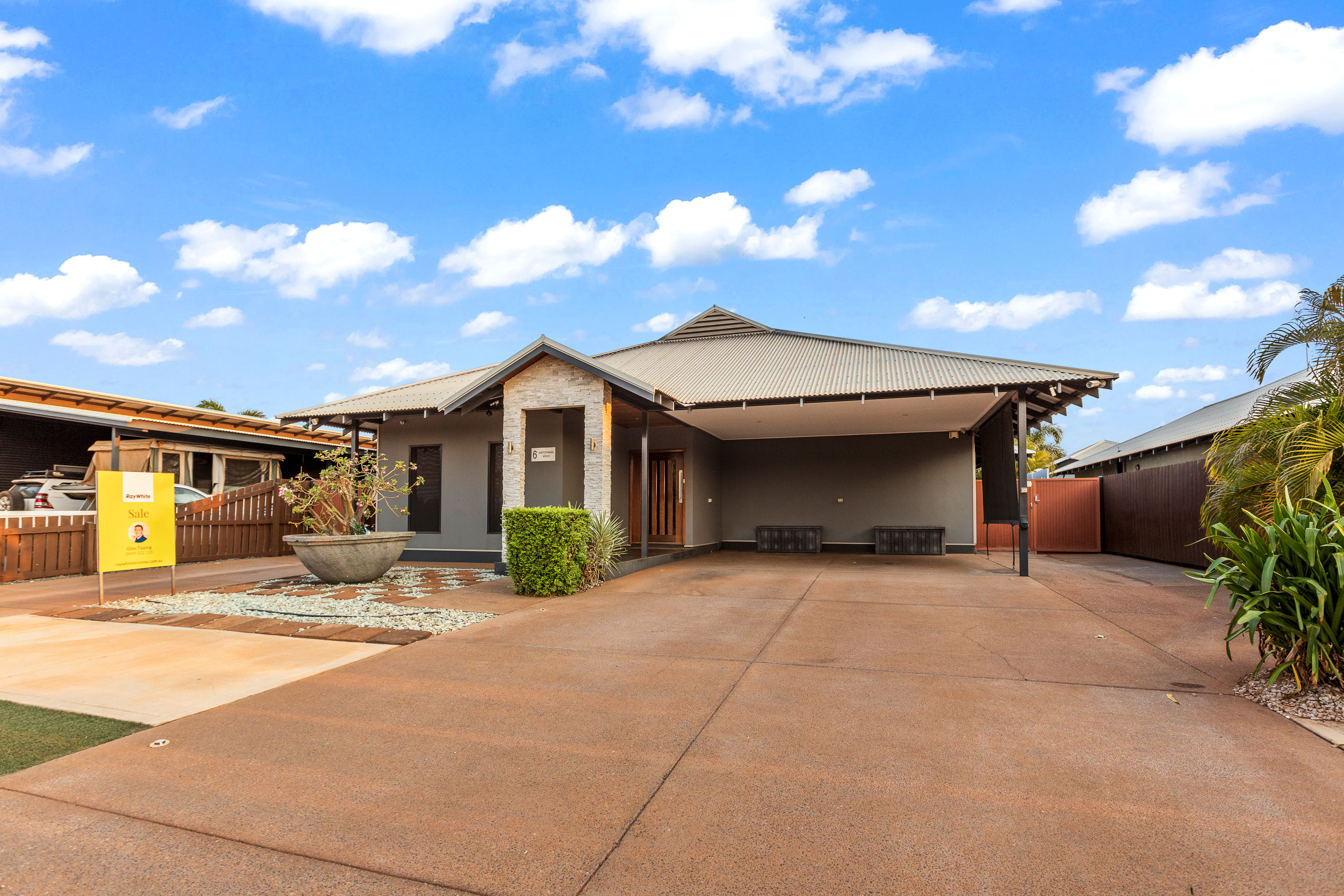 Spacious Executive Residence with Incredible Outdoor Entertaining!