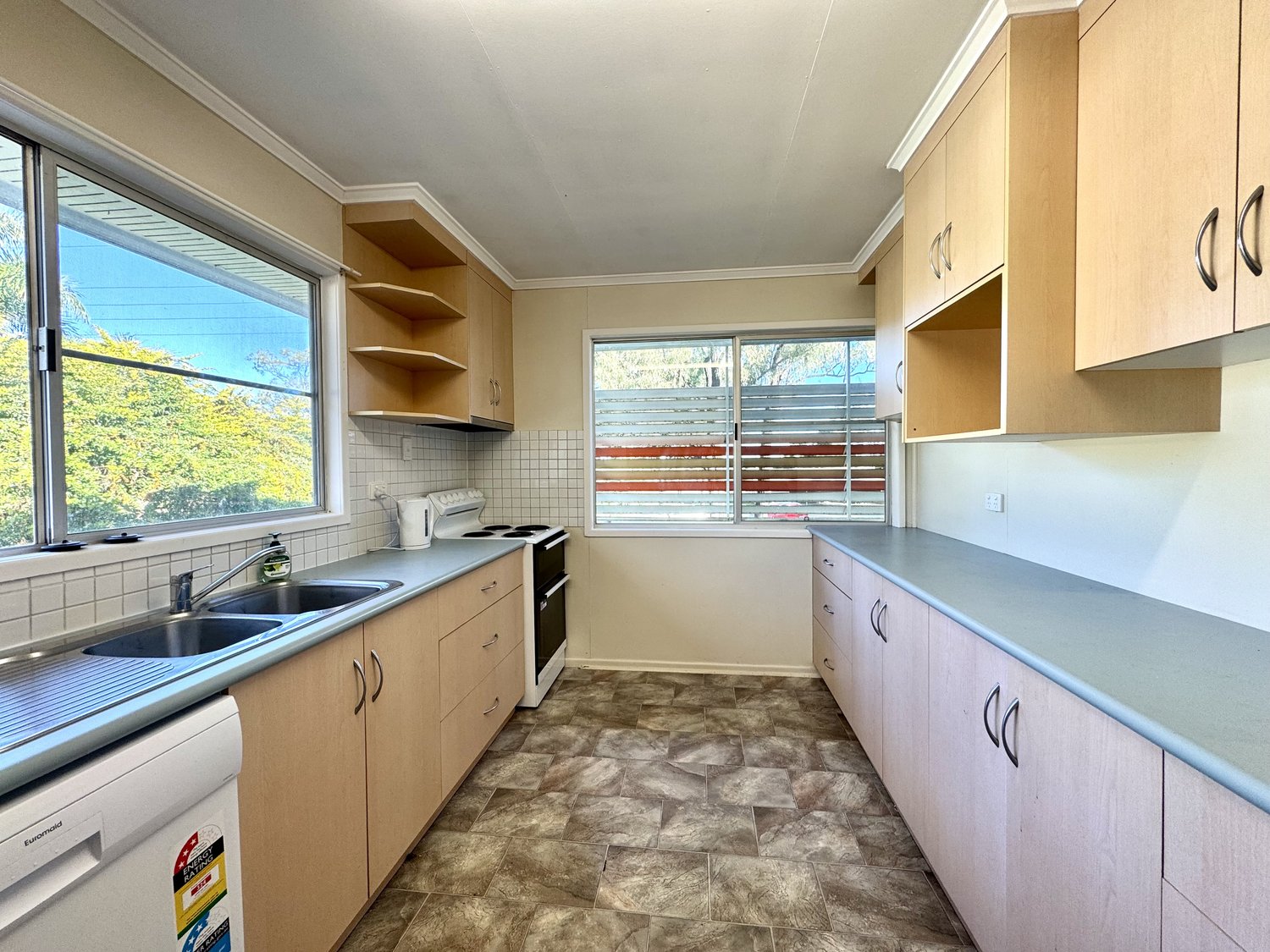 3 FLINDERS Drive, Moranbah For Lease by Infinity Property Specialists - image 5