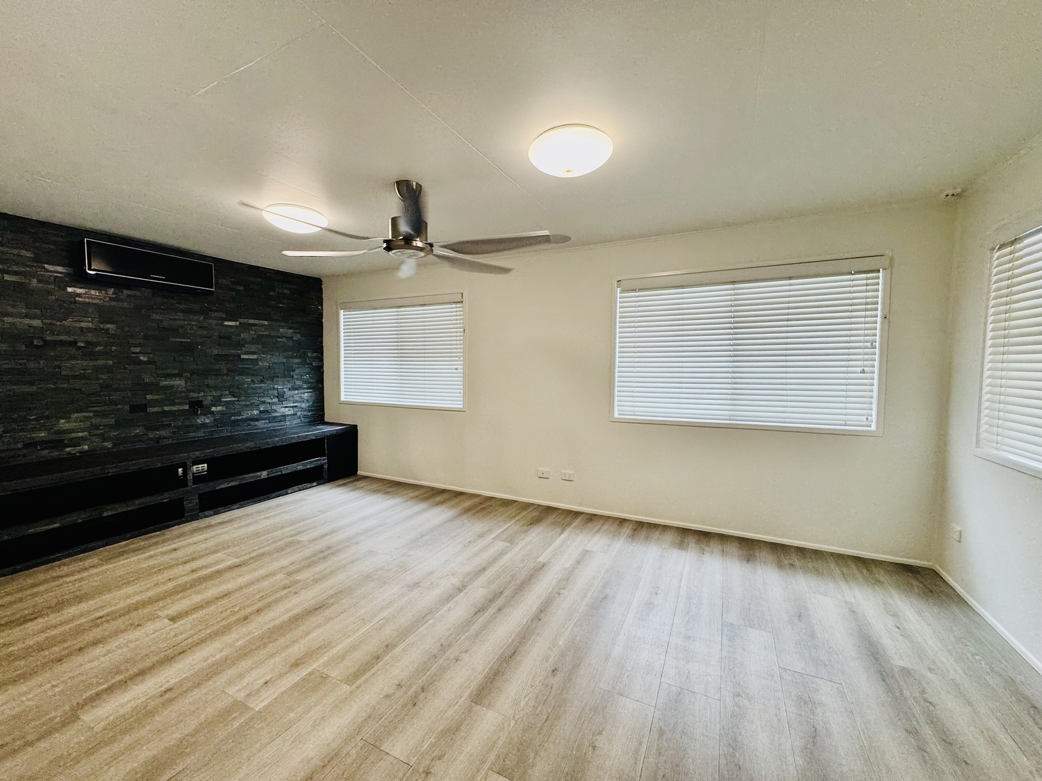 3 HANNAN Drive, Moranbah Sold by Infinity Property Specialists - image 3