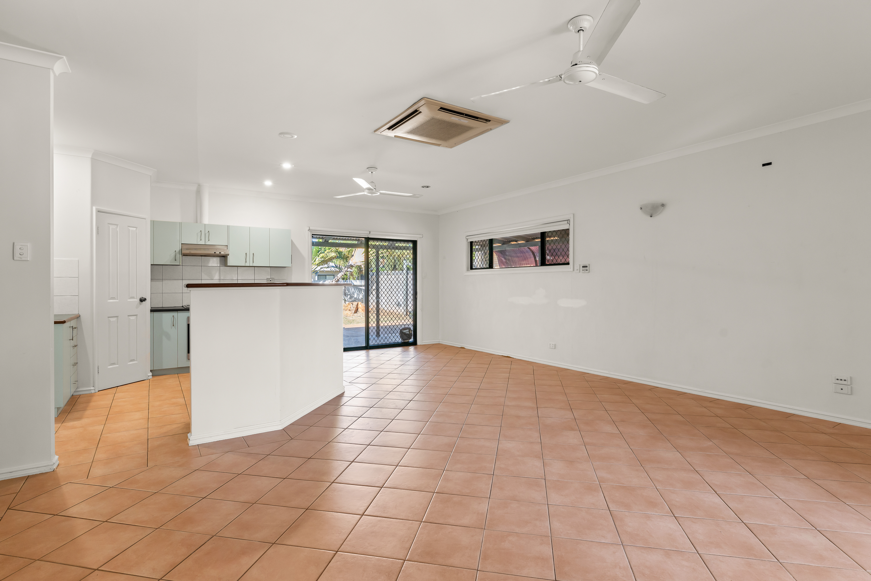 Family Living in a Convenient Roebuck Location