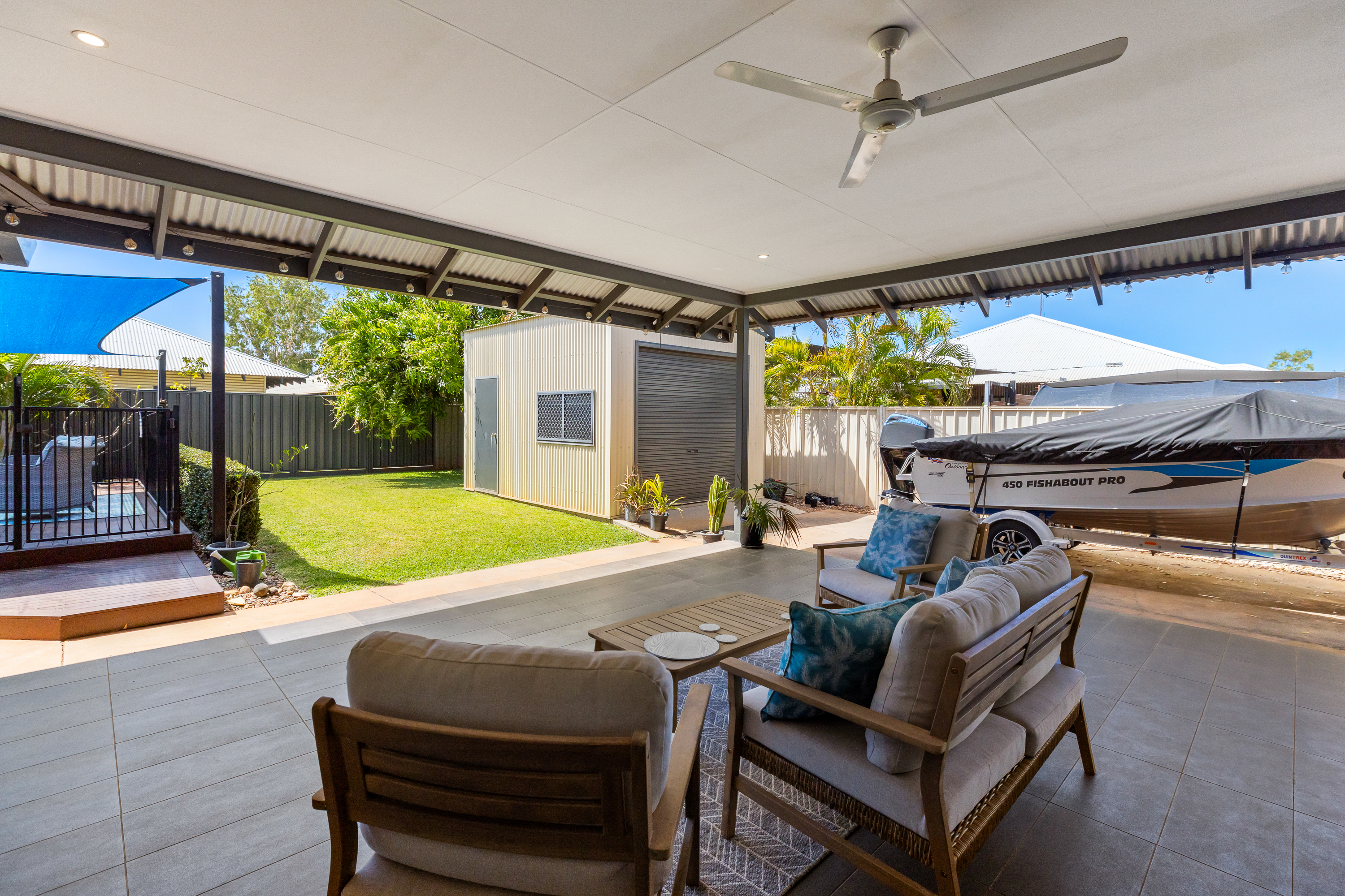 Grand Bilingurr Home with Pool AND Shed!