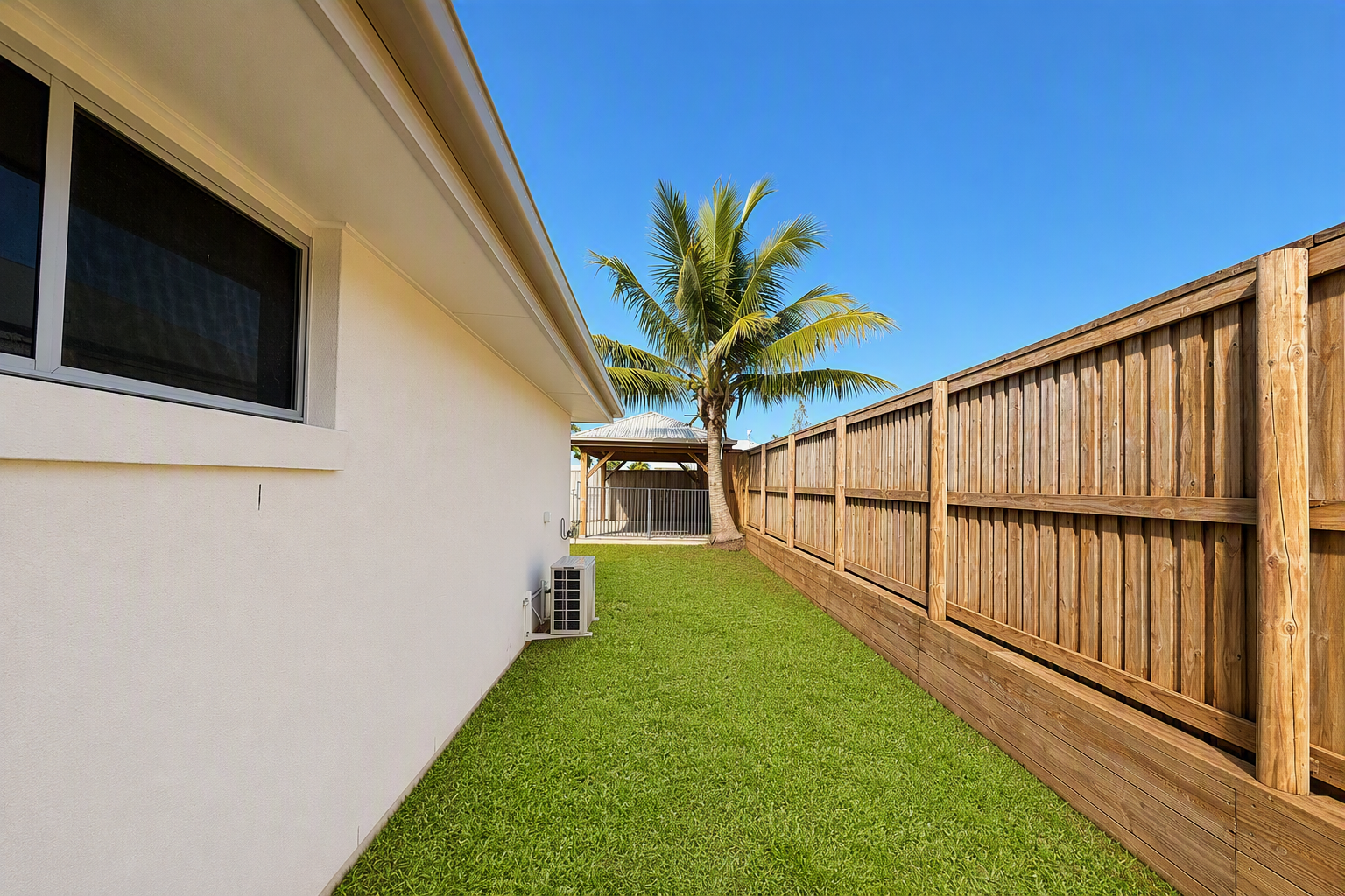 Executive Rental  3 Phoenix Crescent, Rural View QLD 4740