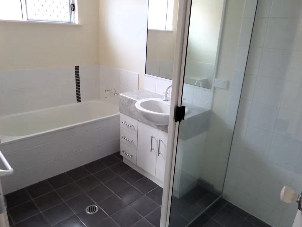 Executive Family Living in Prestigious Glenella