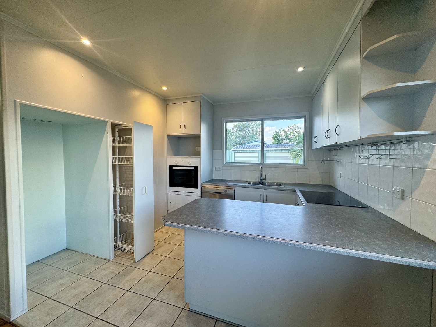24  LAWSON Drive, Moranbah Sold by Infinity Property Specialists - image 11