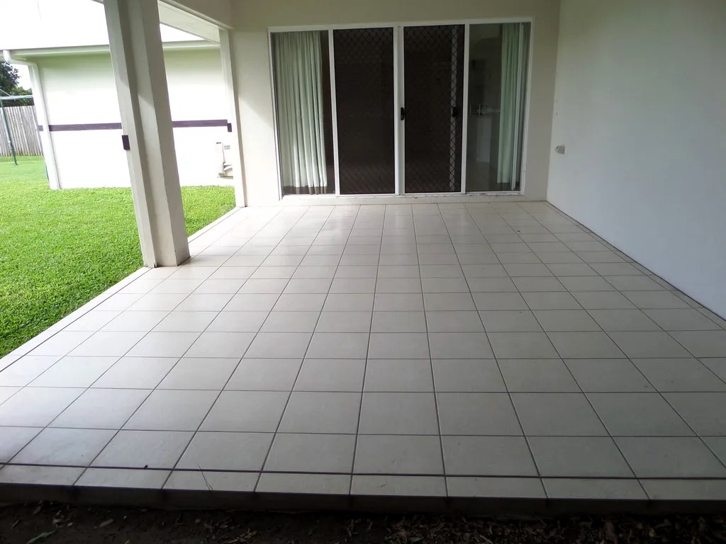Executive Family Living in Prestigious Glenella