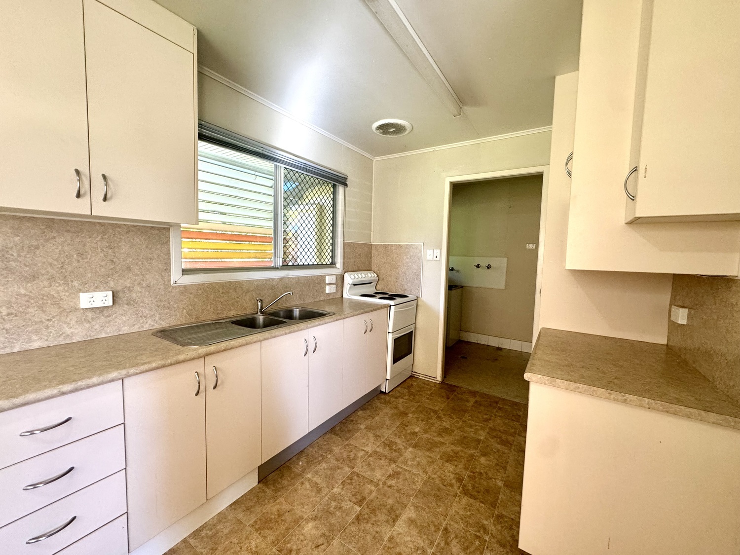 5 BENNETT Court, Moranbah Sold by Infinity Property Specialists - image 5