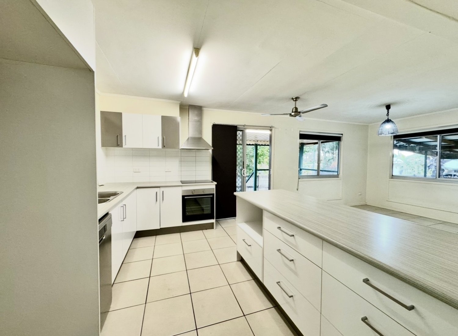 8 TURNER Court, Moranbah For Sale by Infinity Property Specialists - image 6