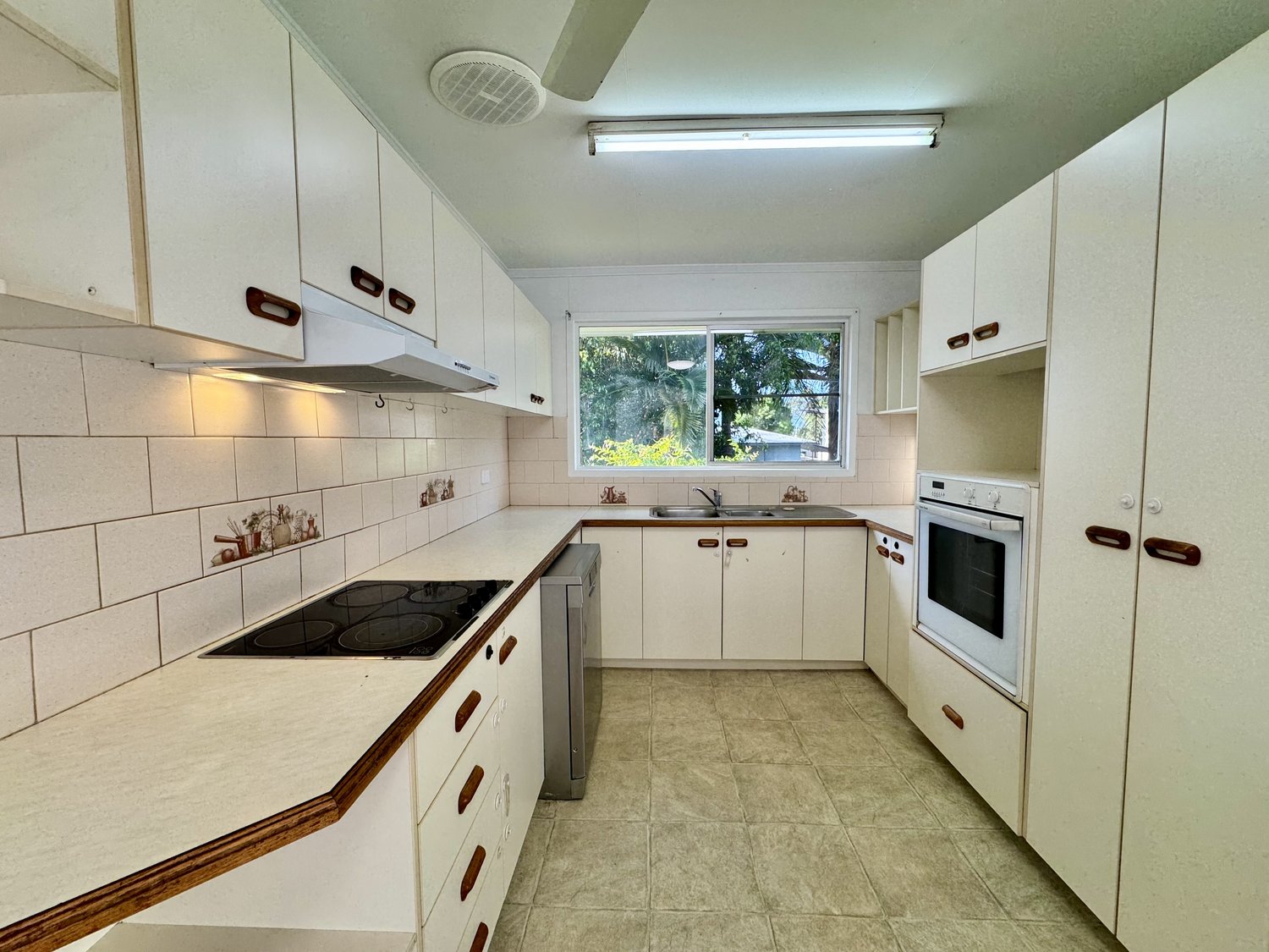 45 LEICHHARDT Drive, Moranbah Leased by Infinity Property Specialists - image 6