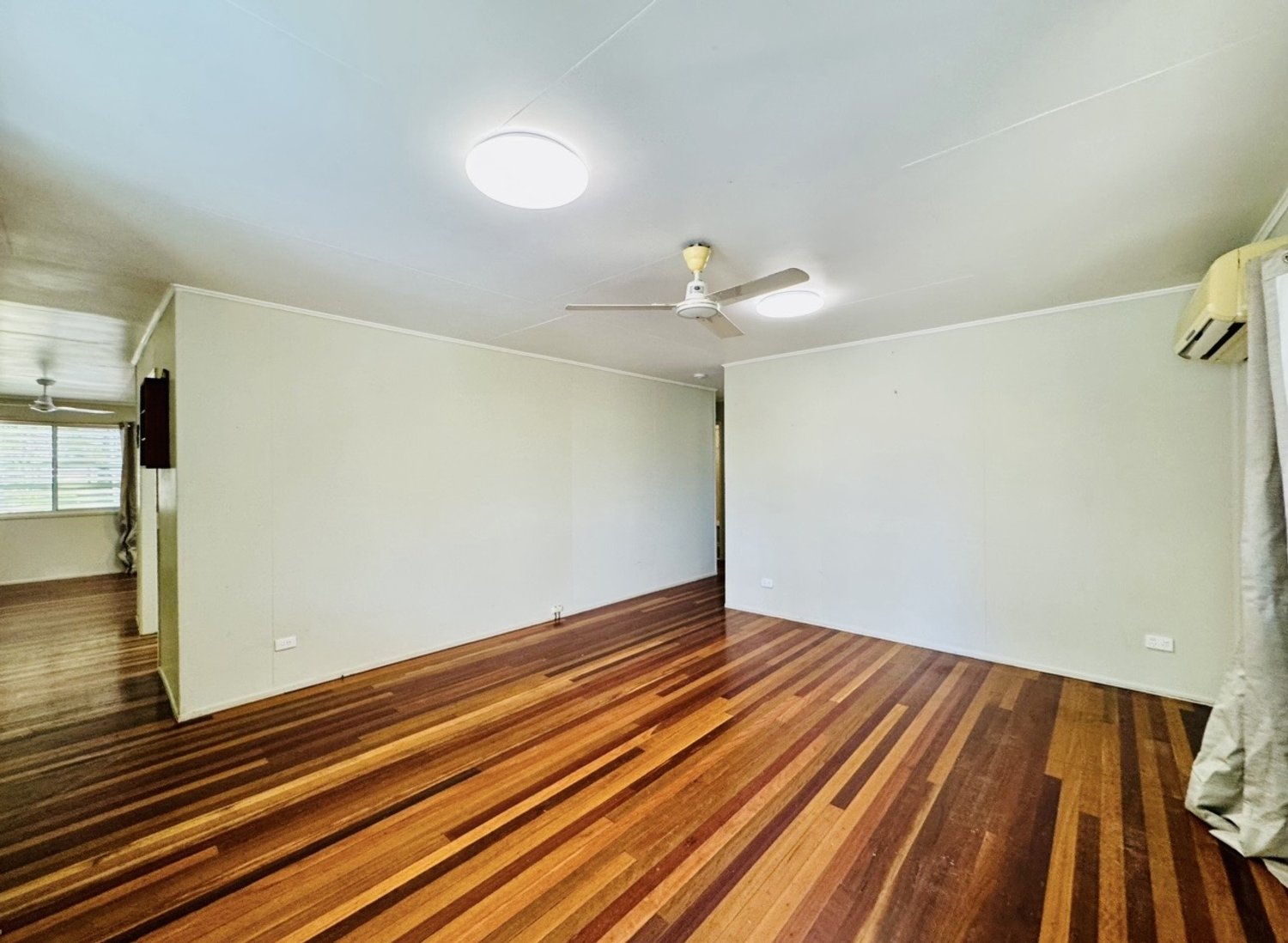 25 SEDGMAN Street, Moranbah For Sale by Infinity Property Specialists - image 8