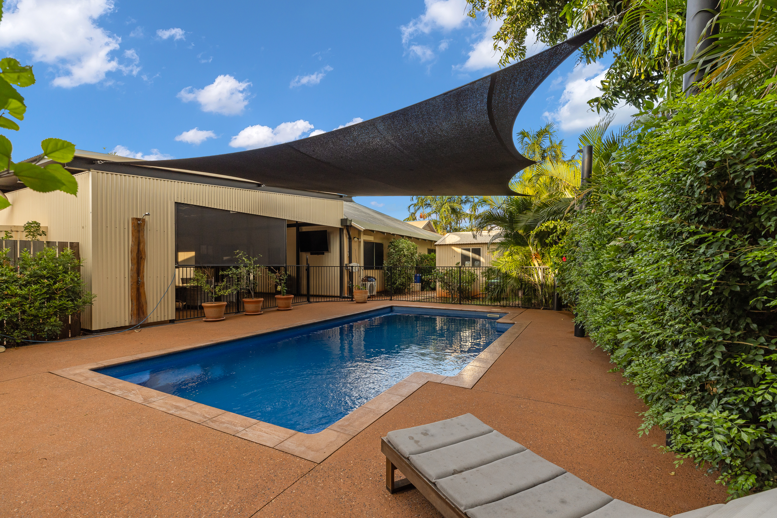 Expansive 5×2 Home with Shed, Solar & Swimming Pool!