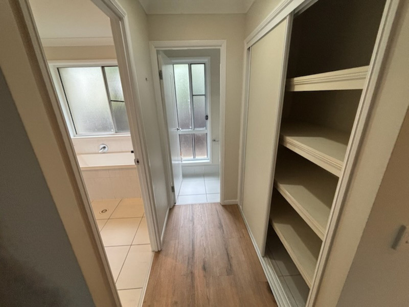 Large Modern 4 Bedroom Home