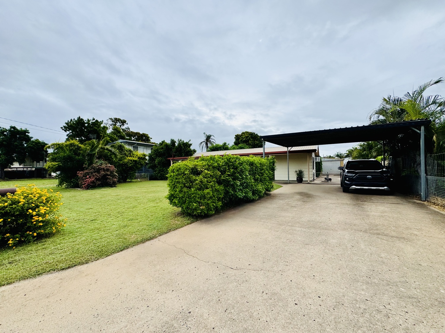 28 BARRACLOUGH Crescent, Moranbah Sold by Infinity Property Specialists - image 2
