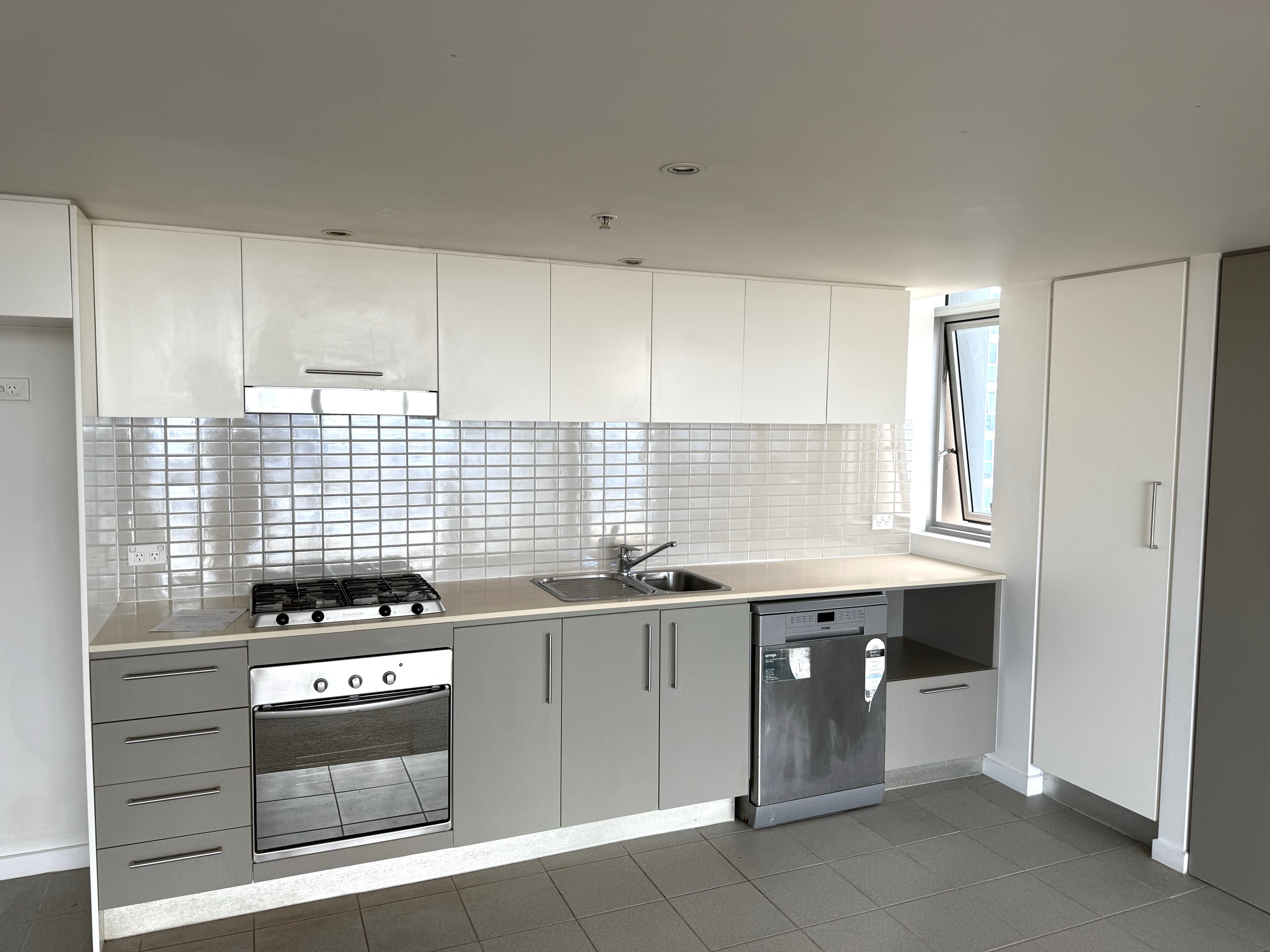 1131/56 Scarborough St, SOUTHPORT, QLD 4215, Southport - Thumbnail 2