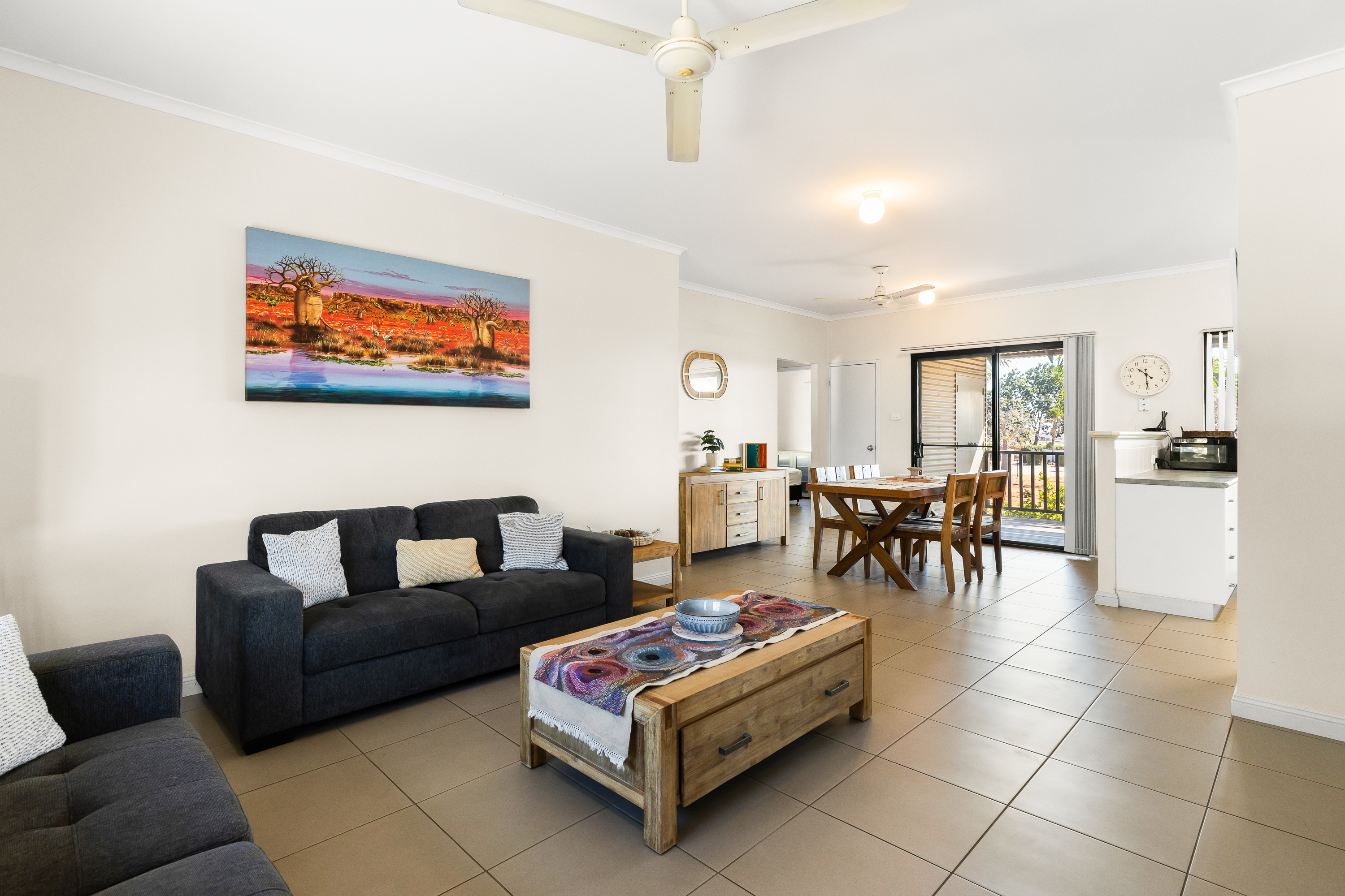 Fully Furnished Top-Floor Apartment in the Heart of Broome