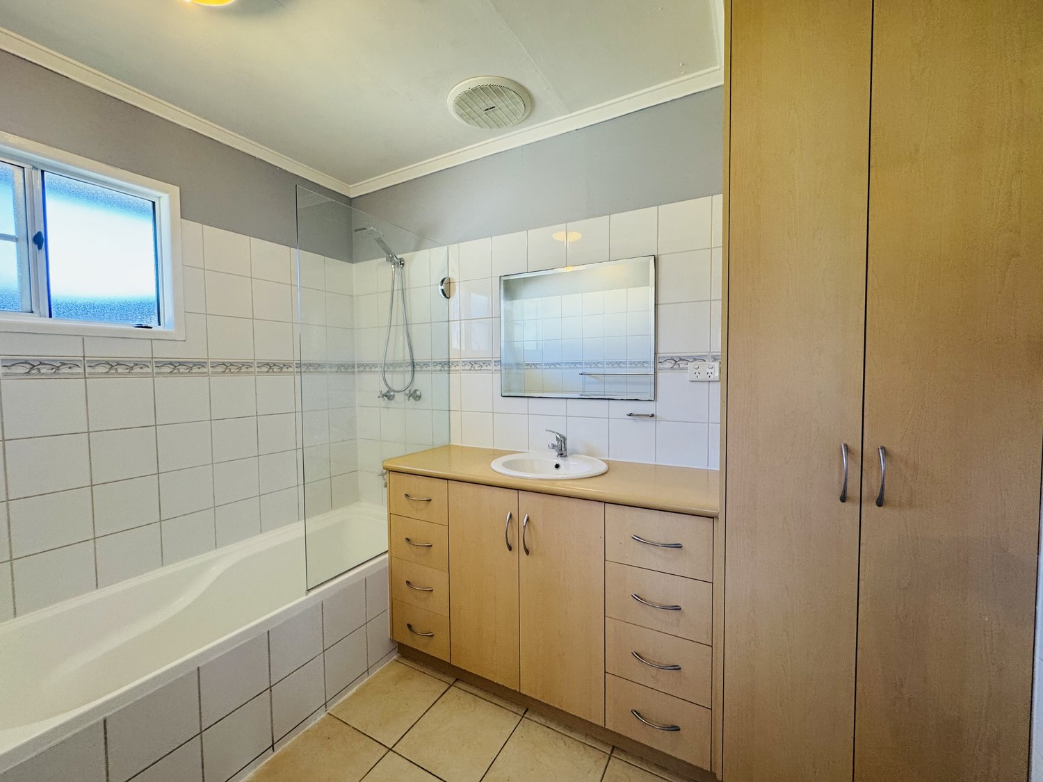 3 FLINDERS Drive, Moranbah For Lease by Infinity Property Specialists - image 9