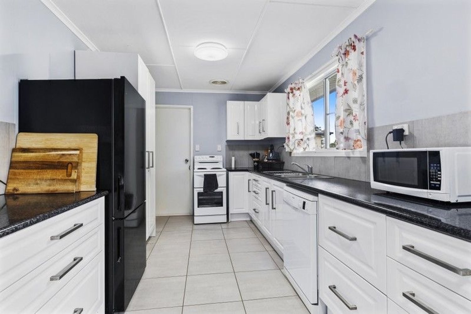 22 MIDDLE Crescent, Dysart For Sale by Infinity Property Specialists - image 3