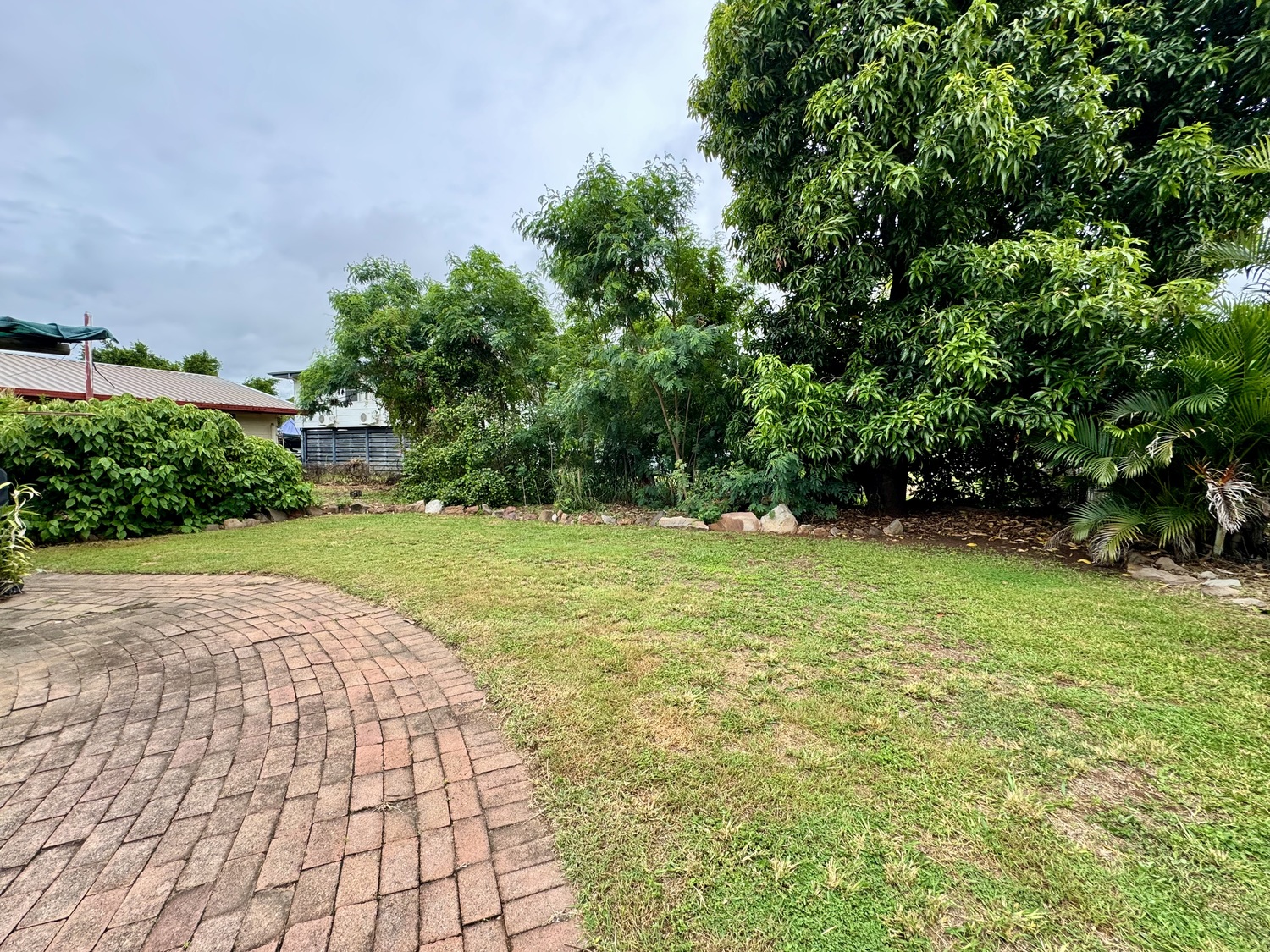 28 BARRACLOUGH Crescent, Moranbah Sold by Infinity Property Specialists - image 14