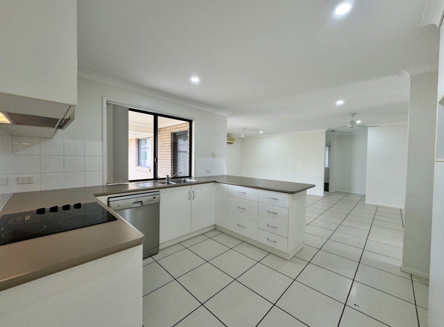 21 HANNAY Street, Moranbah Leased by Infinity Property Specialists - image 4