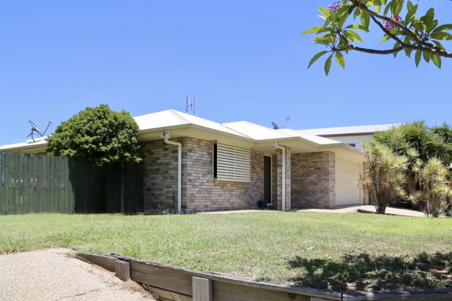 39 HANNAY Street, Moranbah Sold by Infinity Property Specialists