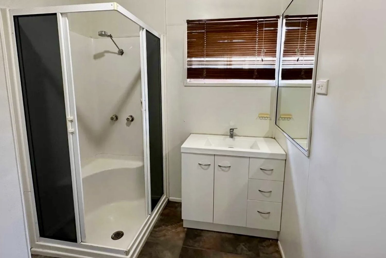 1, 2 And 3/44  KENNEDY Drive, Moranbah For Sale by Infinity Property Specialists - image 33