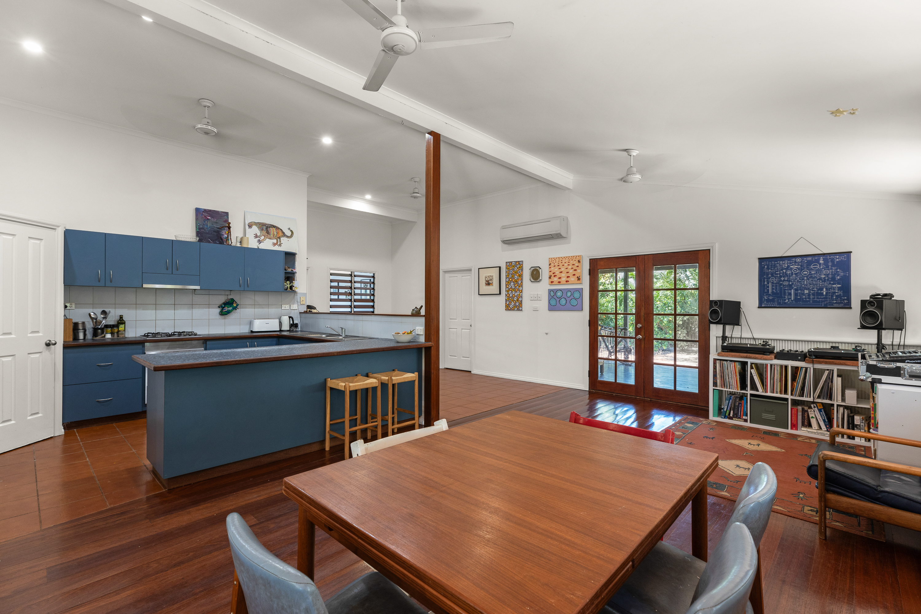 Charming Mini Master Pearler in Cable Beach