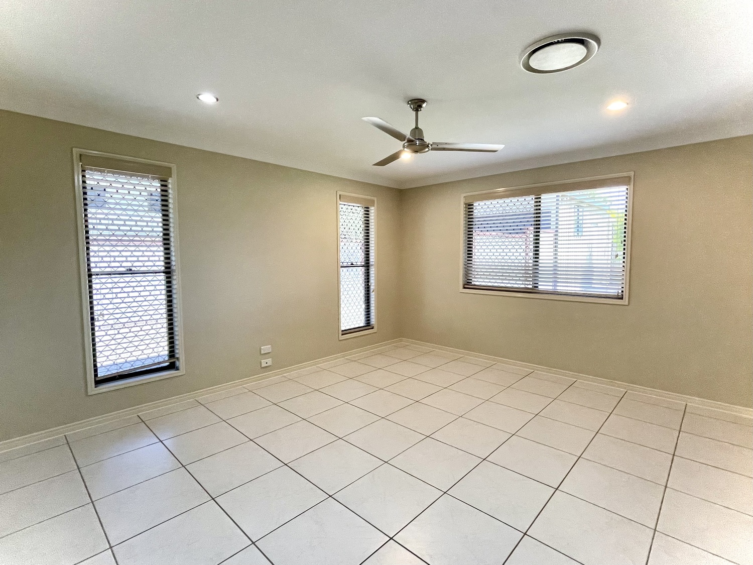 41 THURSTON Drive, Moranbah Sold by Infinity Property Specialists - image 11