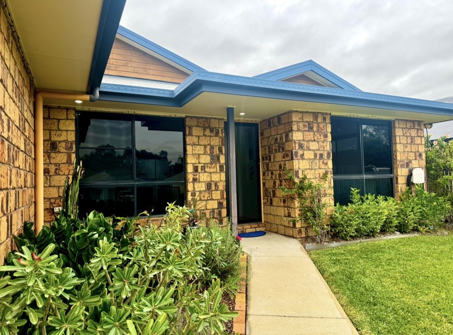 54 GROSVENOR Drive, Moranbah Leased by Infinity Property Specialists - image 2