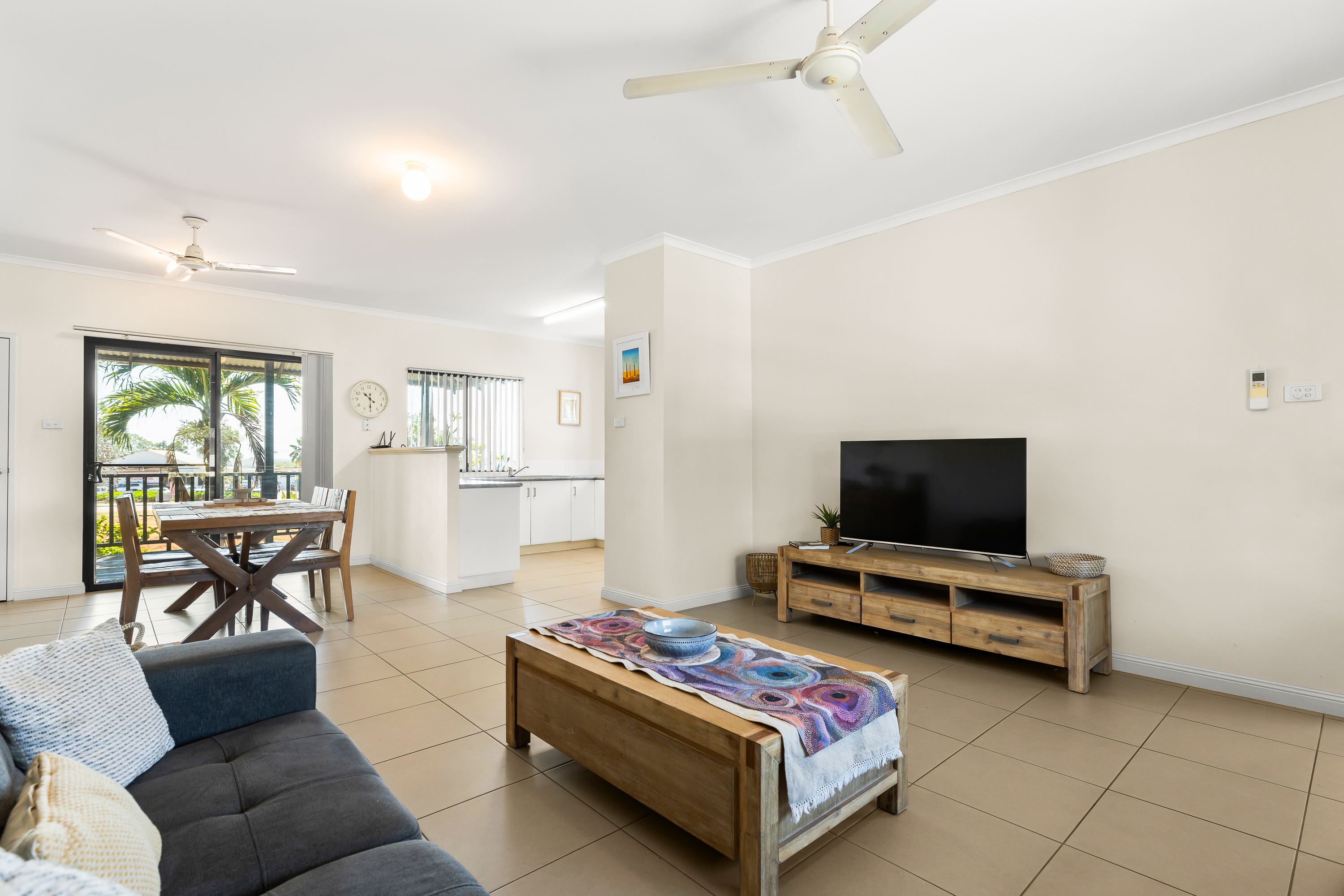 Fully Furnished Top-Floor Apartment in the Heart of Broome