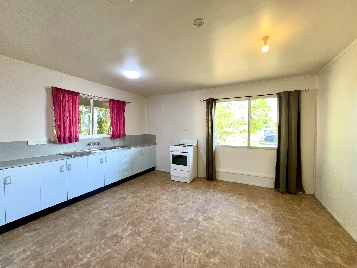 12 LESLIE Drive, Moranbah Sold by Infinity Property Specialists - image 5