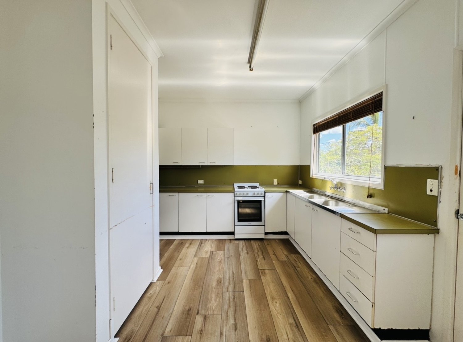 9 JACKSON Avenue, Moranbah For Sale by Infinity Property Specialists - image 5