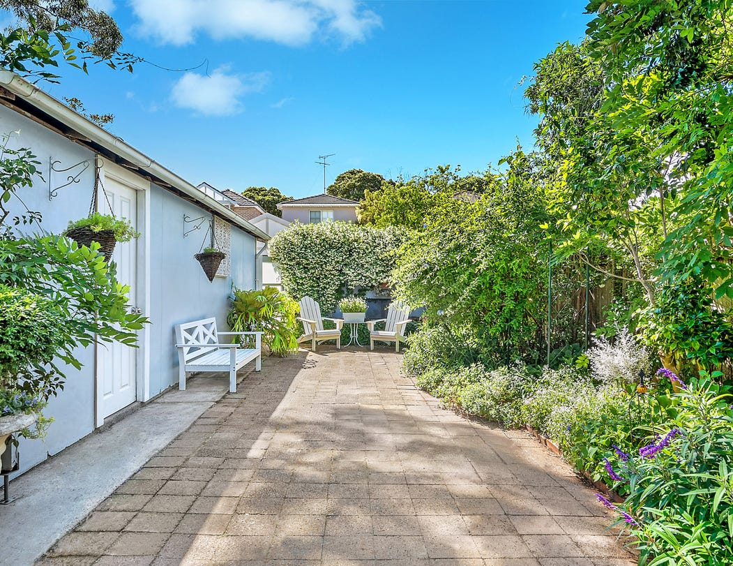2/28-30																										Fielding St
														
								Collaroy, NSW 2097, Queens Park - Thumbnail 2