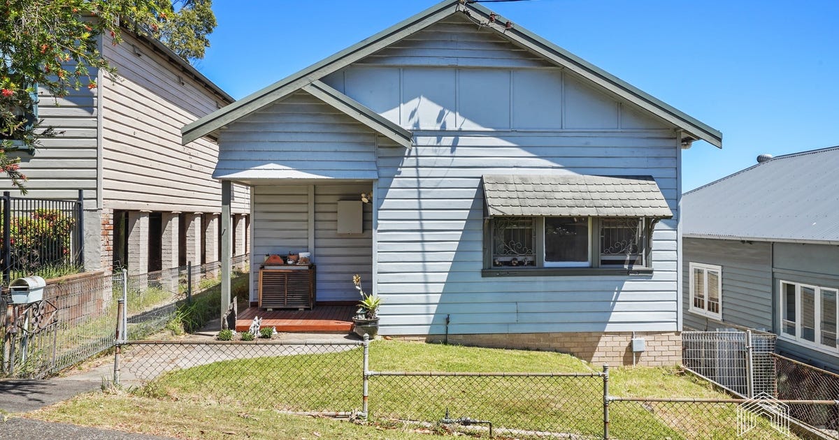 80 Woodstock Street, Mayfield NSW 2304