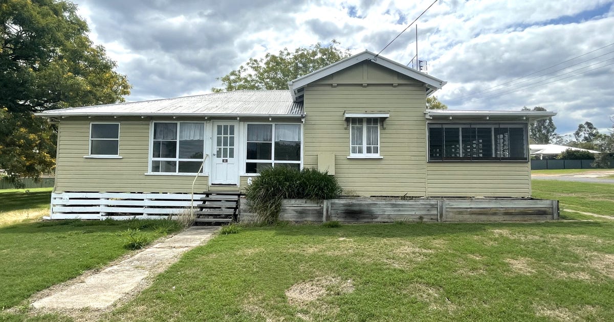 6 Greenup Street, Texas QLD 4385