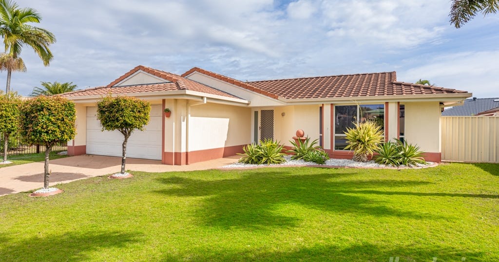 77 Avon Avenue, Banksia Beach QLD 4507