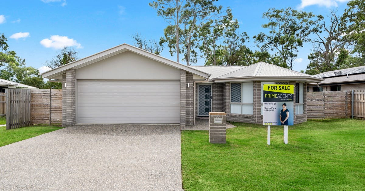 50 Bradman Way, Urangan QLD 4655