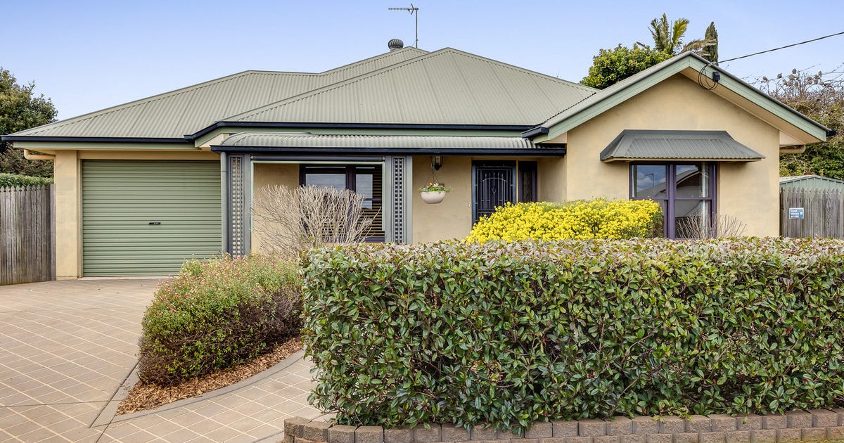 564 Hume Street, Middle Ridge QLD 4350 - property.com.au