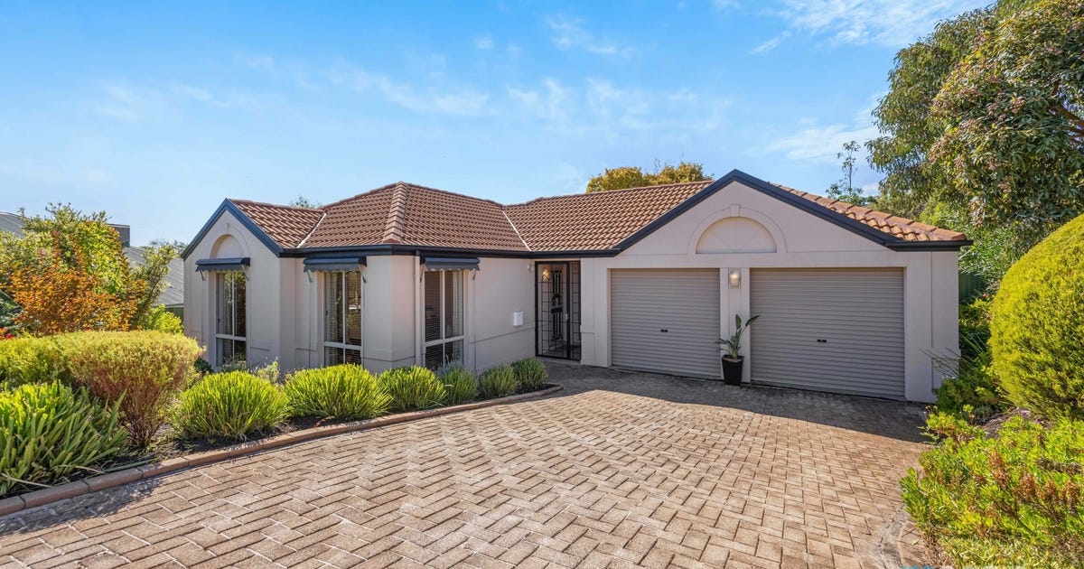 11 Gleneagles Road, Aberfoyle Park SA 5159 - property.com.au