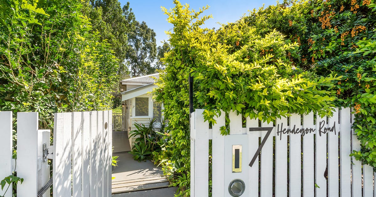 7 Henderson Road, Everton Hills QLD 4053