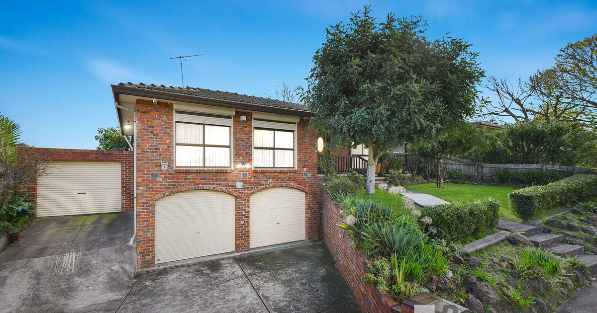 2 Outlook Drive, Dandenong North VIC 3175
