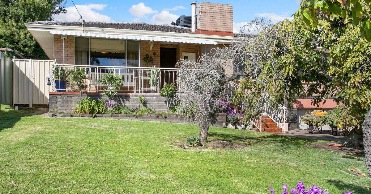 14 Bladon Way, Swan View WA 6056